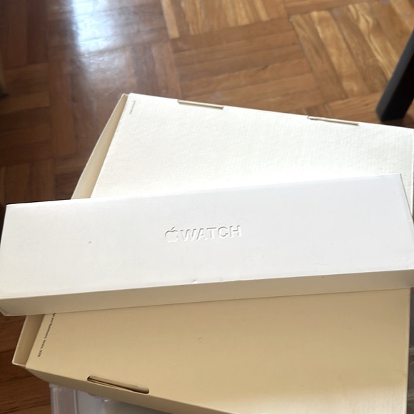 Apple iWatch Series 6 Gold Stainless Steel Case 44mm - Picture 3 of 15